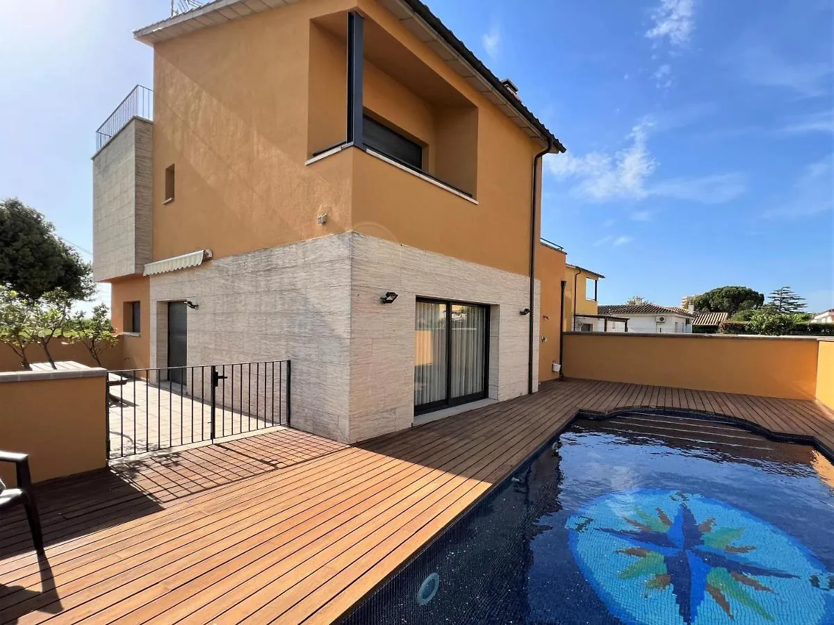 Villa Relax Total: Casa Con Piscina, A/A, Terraza Y Barbacoa En Sant Pere Pescador, Costa Brava - Es-89-101 Hébergement de vacances